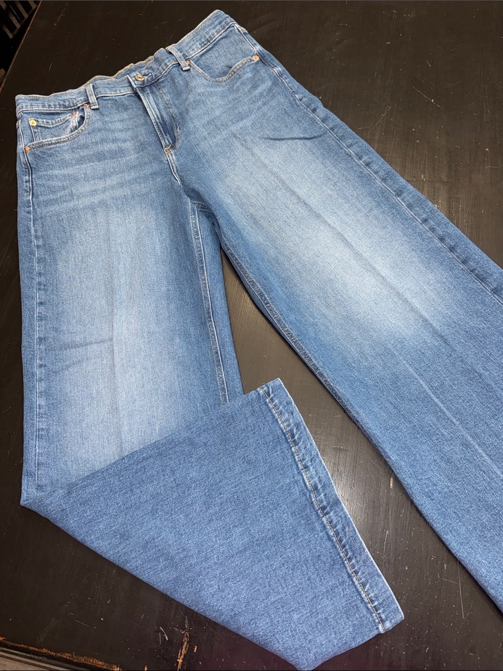 women’s GAP stride LT light wash jeans. size 31 regular. excellent condition.